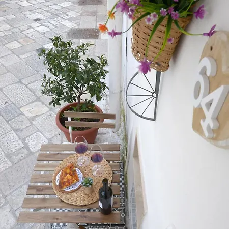 Semesterbostad Castrum Casa *